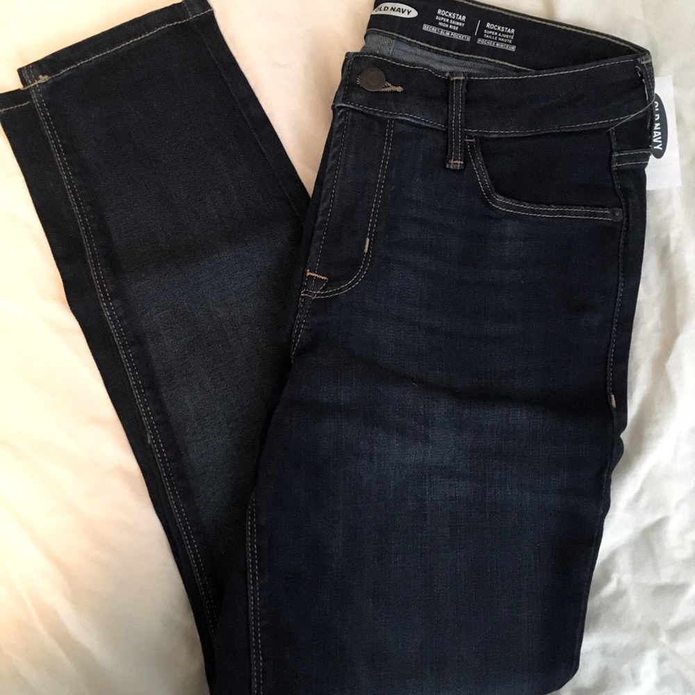 NWT ⭐️ Dark Blue Skinny Jeans